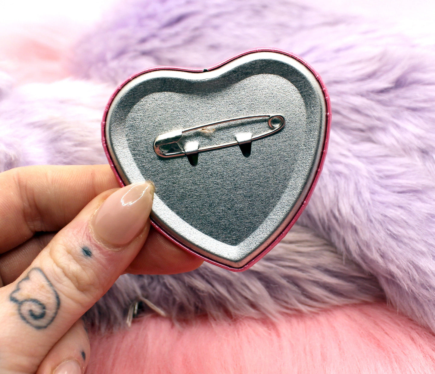 Male Wife Heart Badge (55mm)