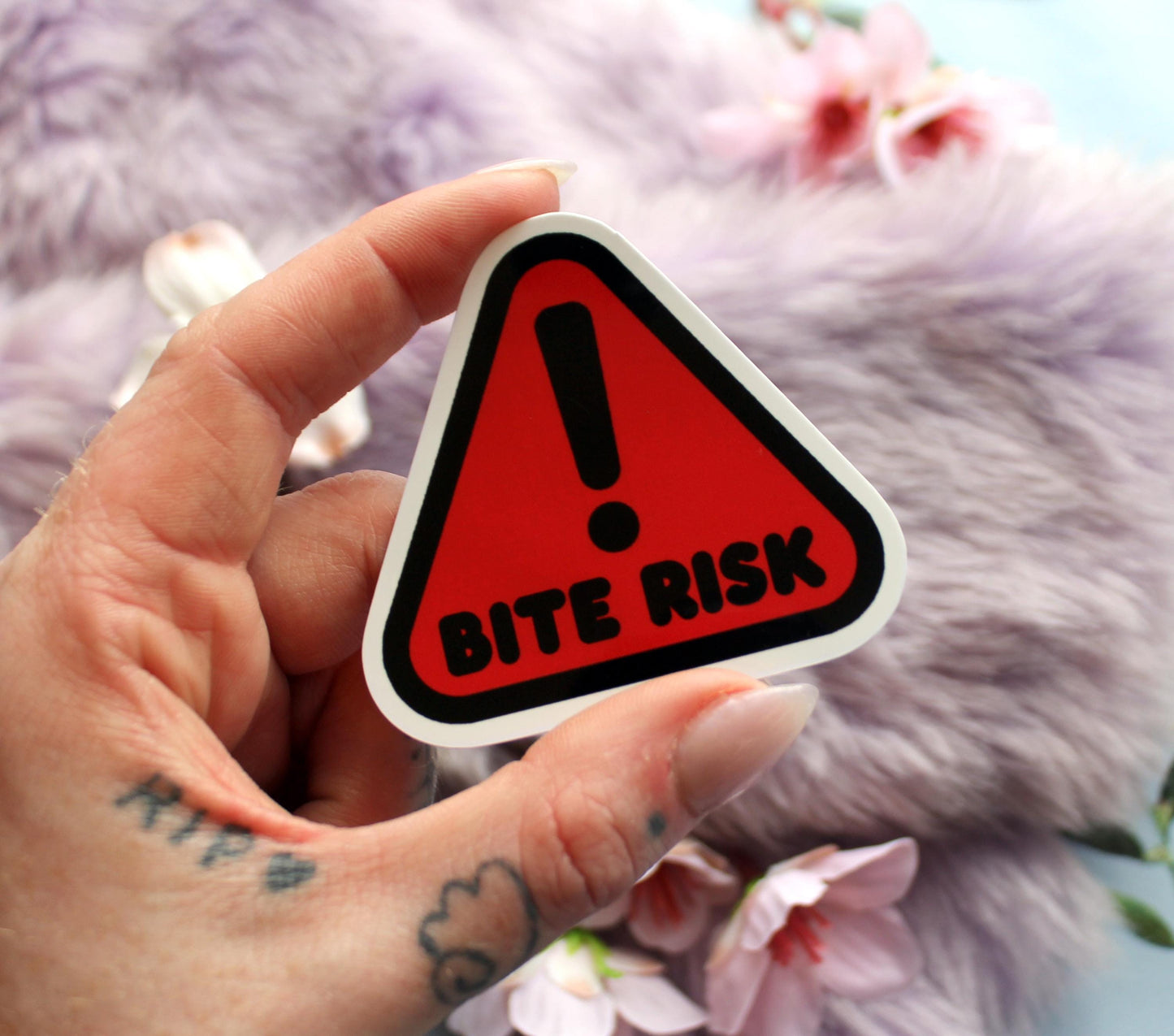Bite Risk Sticker (60mm)