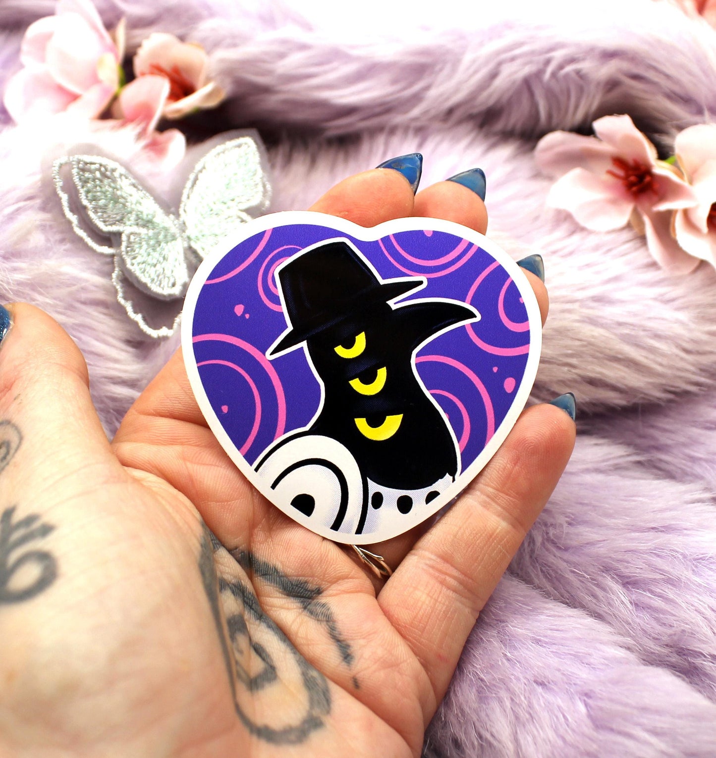 Kpop Demon Hunters Sussie Magpie Heart Sticker (6cm)