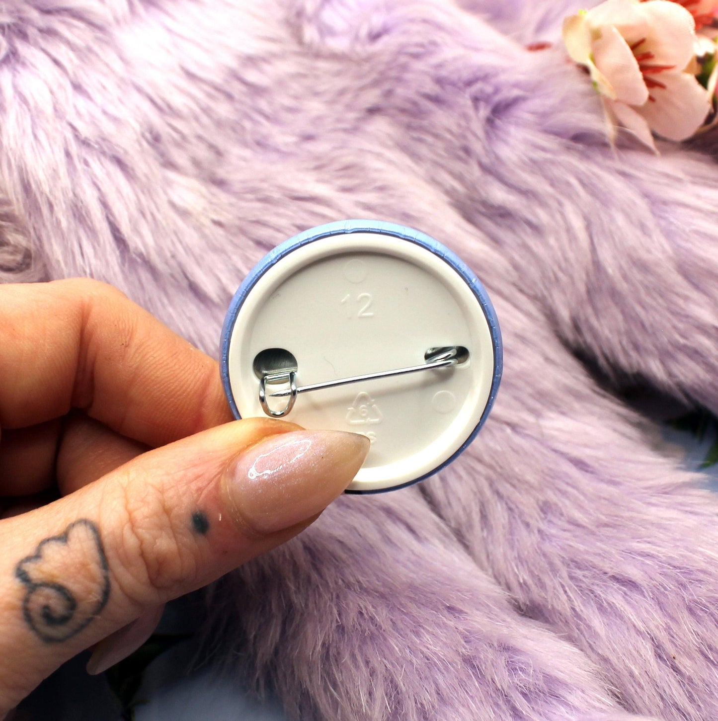 Sussie Magpie Circular Badge (38mm) - Kpop Demon Hunters