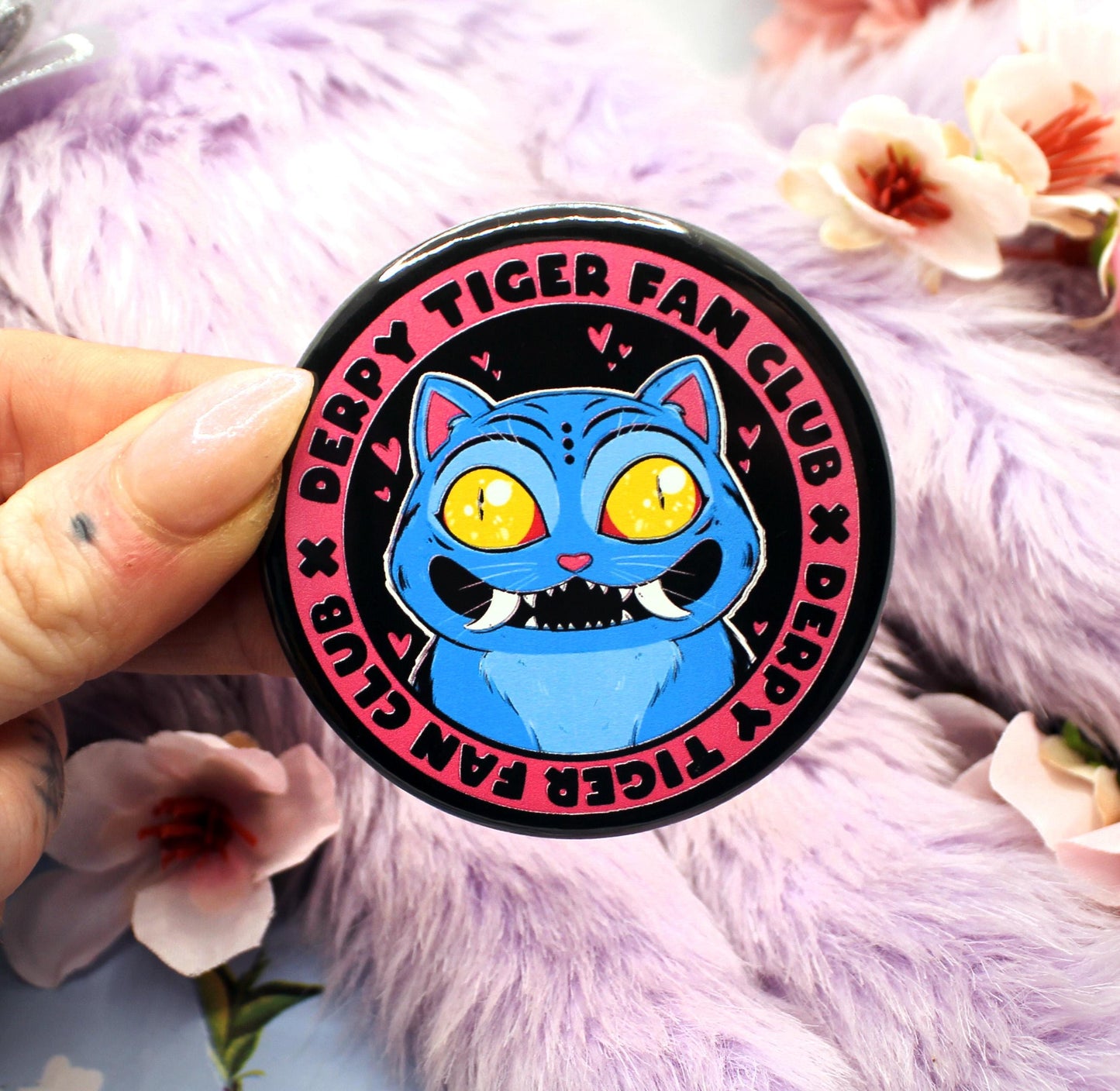 Derpy Tiger Fan Club Large Circular Badge (58mm) - Kpop Demon Hunters