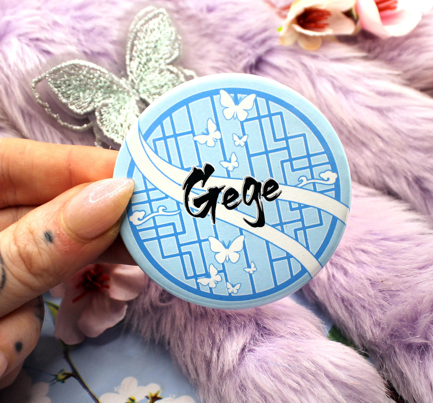 Gege Large Circular Badge (58mm) - Danmei Inspired MXTX Mo Dao Zu Shi Tian Guan Ci Fu