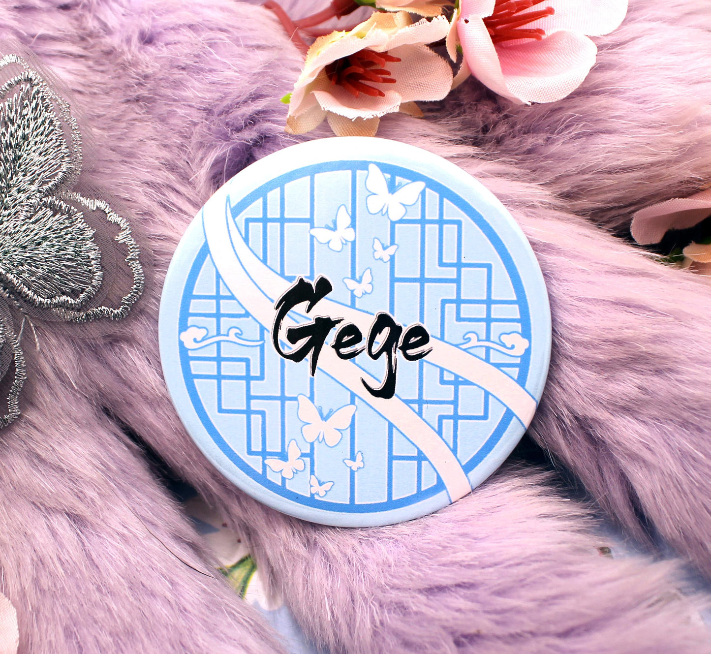 Gege Large Circular Badge (58mm) - Danmei Inspired MXTX Mo Dao Zu Shi Tian Guan Ci Fu