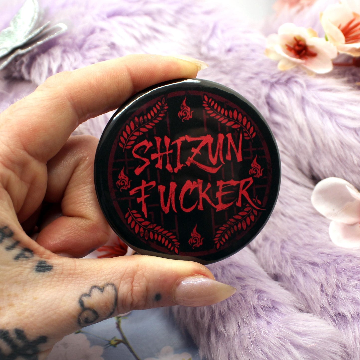 Shizun Fucker Large Circular Badge (58mm) - Danmei Inspired Scum Villain MXTX Husky and his White Cat Shizun Erha