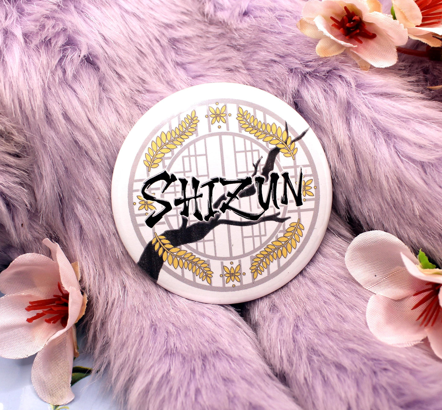 Erha Shizun Large Circular Badge (58mm) - Danmei Inspired Husky and his White Cat Shizun Rou Bao Bu Chi Rou Meatbun Doesn't Eat Meat