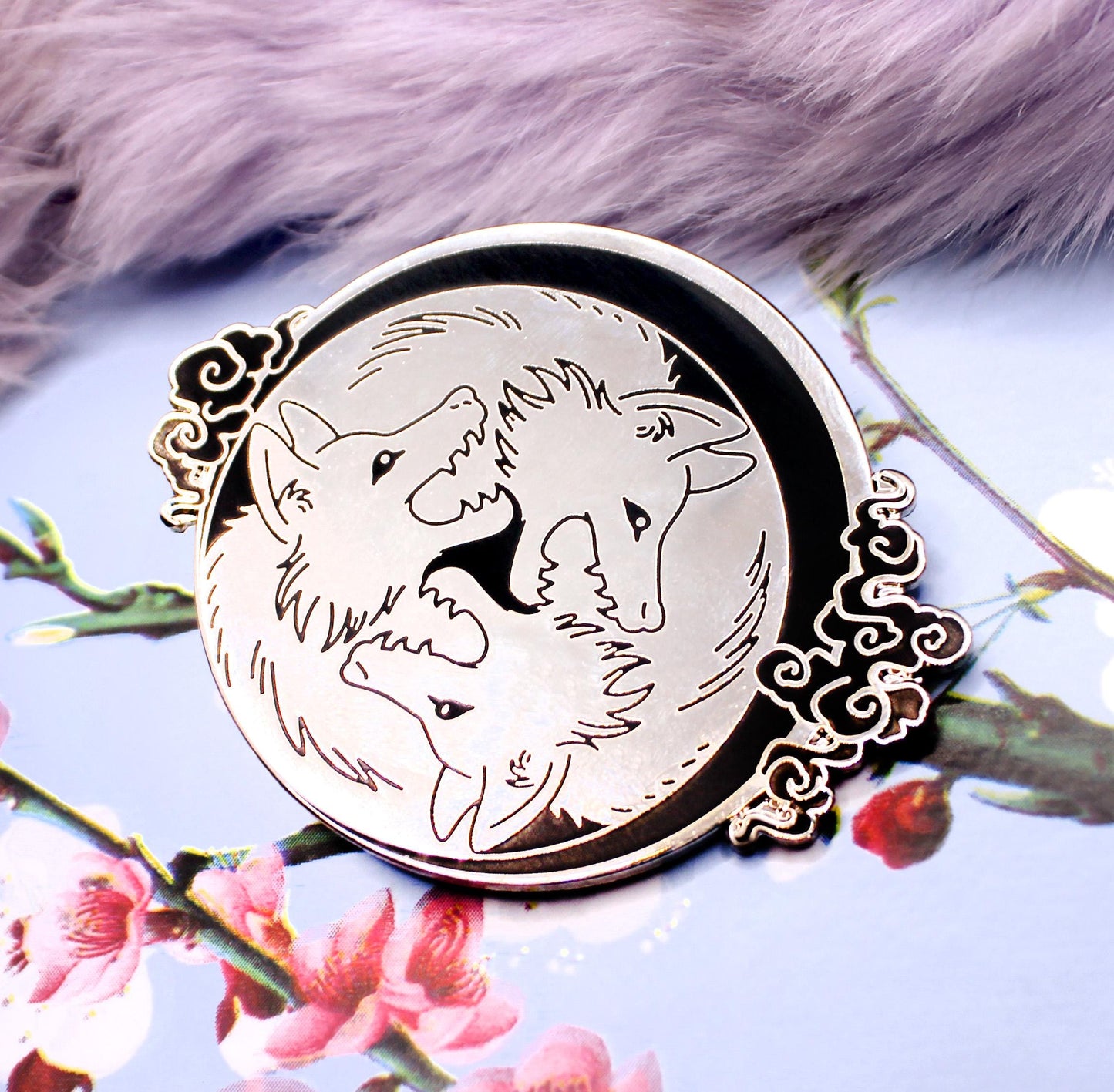 Silver 3 Wolf Moon Enamel Pin (A Grade)