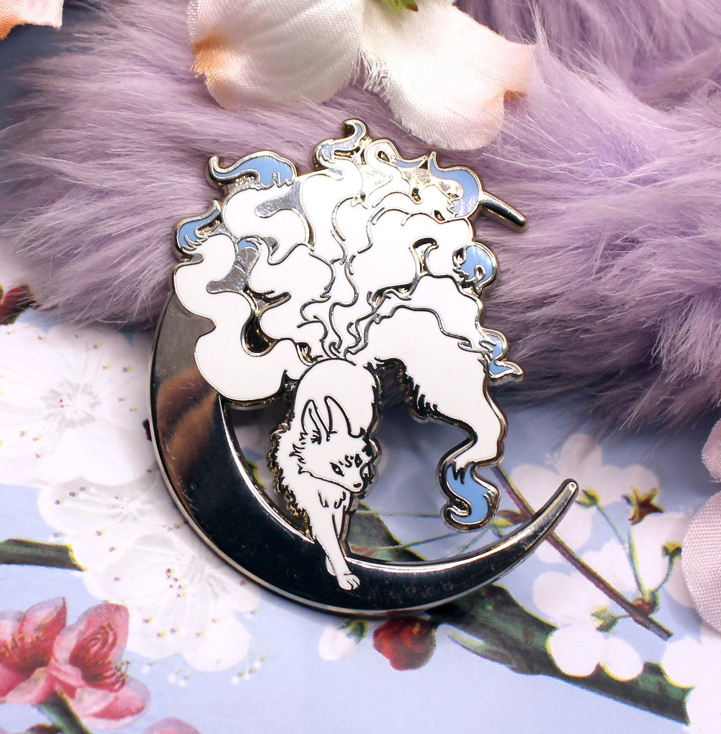 Silver Moon Fox Enamel Pin (A Grade)
