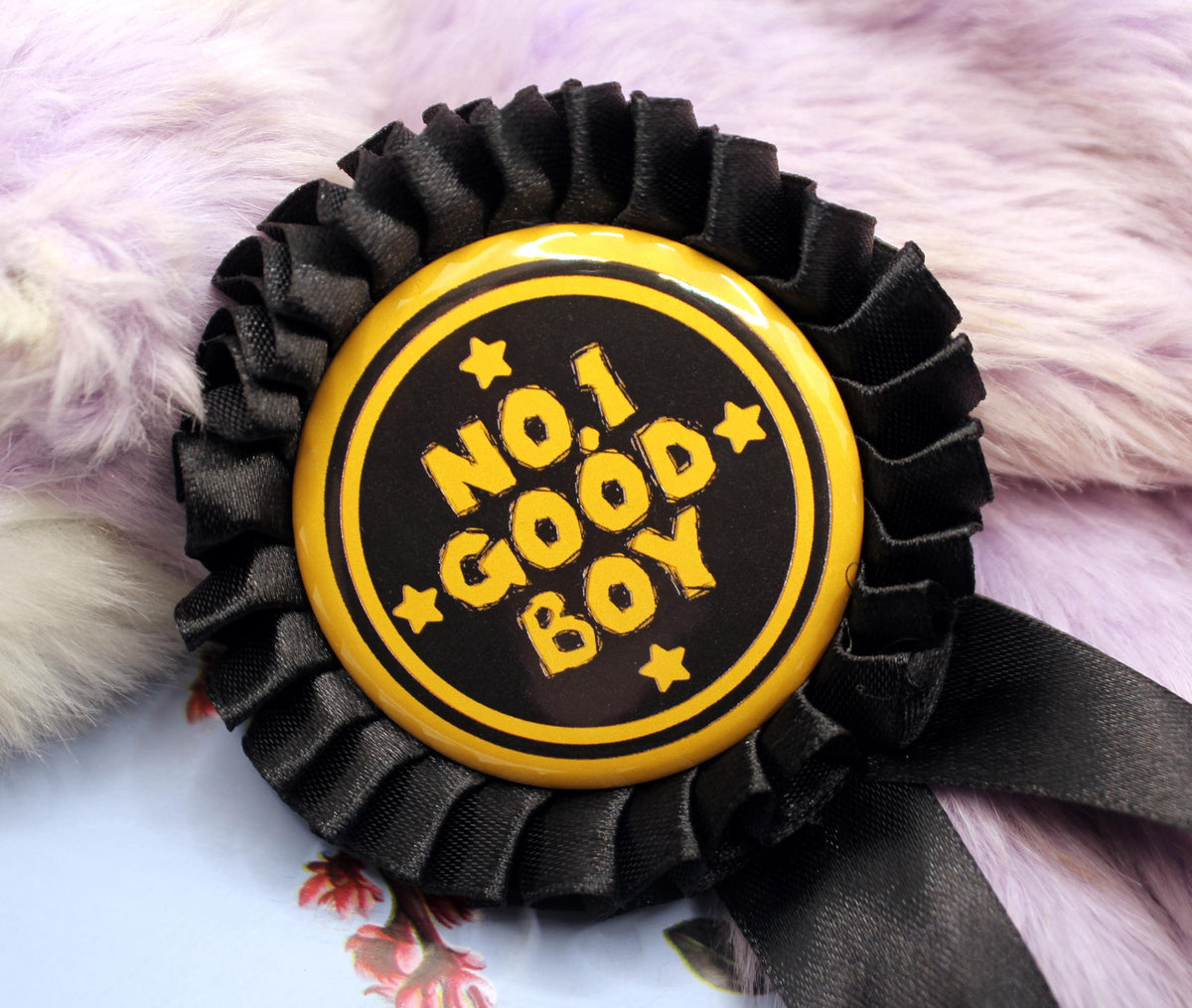 No.1 Good Boy Gold and Black Rosettes (58mm)