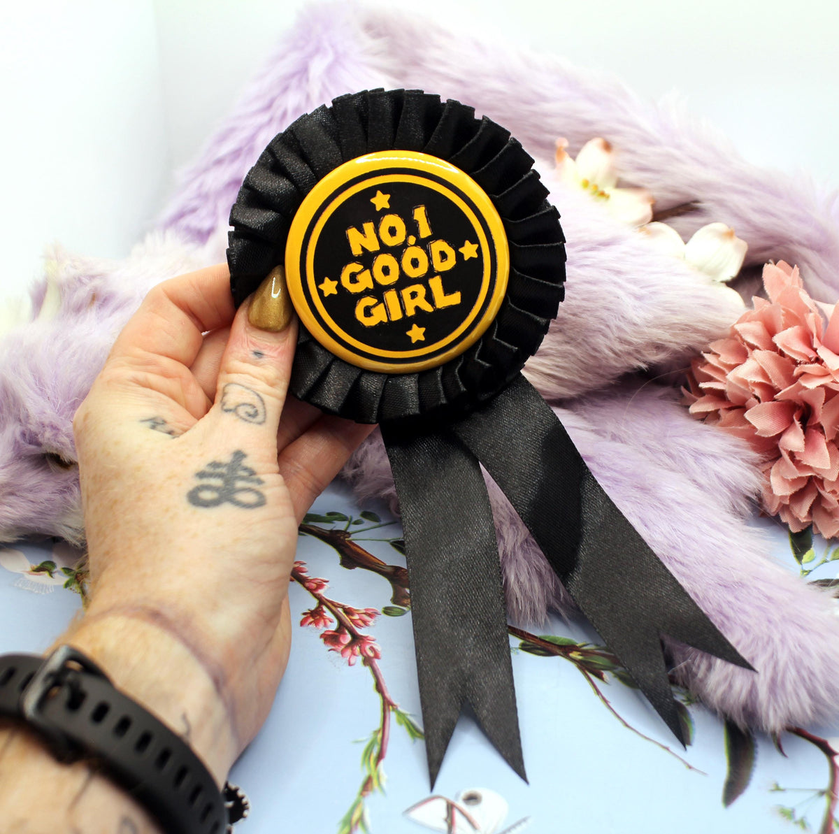 No.1 Good Girl Gold and Black Rosettes (58mm)