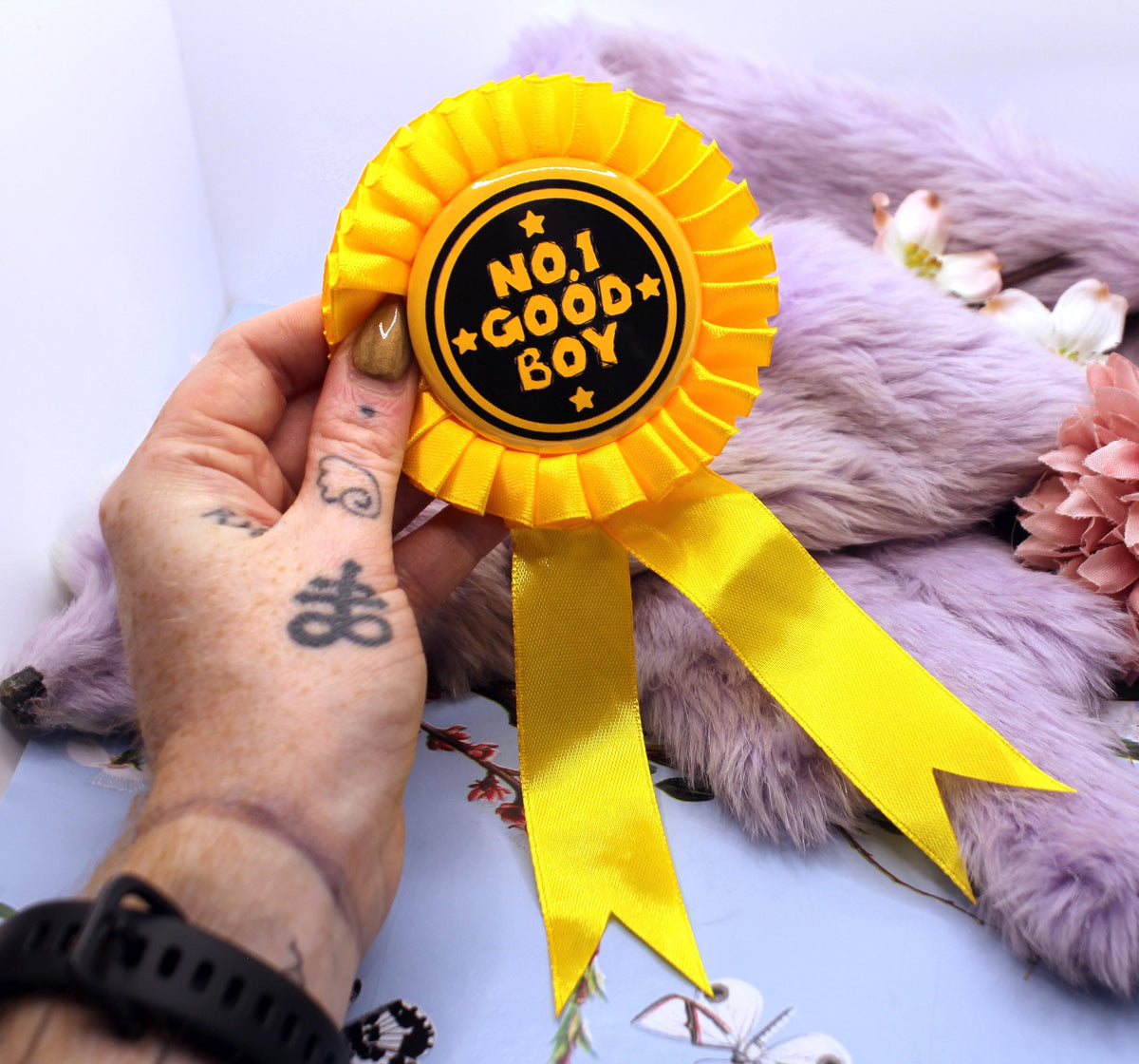 No.1 Good Boy Gold and Black Rosettes (58mm)