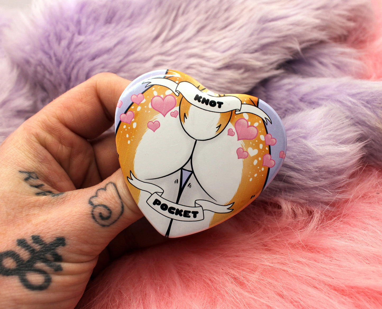 Knot Pocket Furry Heart Badge (55mm) - Deer Butt with Hearts